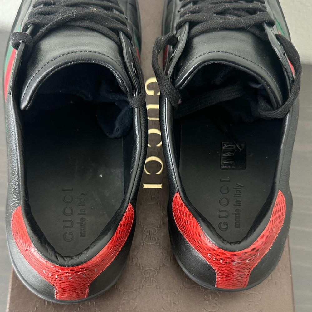 Gucci Black Sneakers with Red and Green Accents - Picture 5 of 9